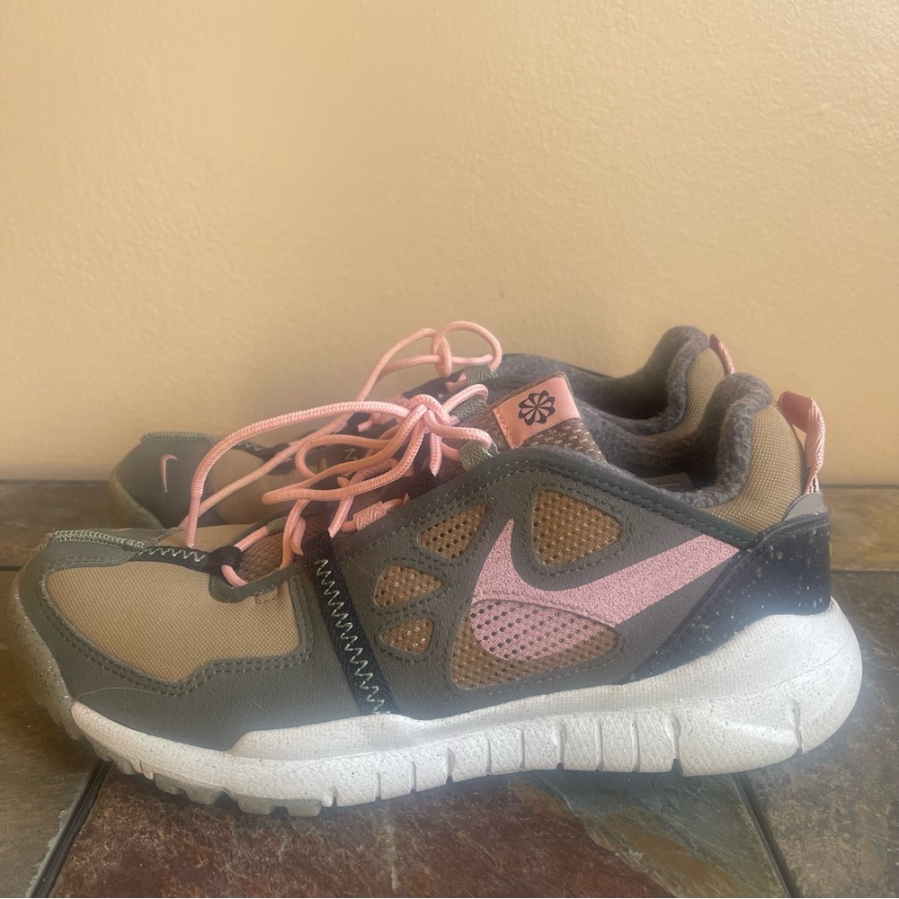 Women’s Nike Free Terra Vista Sneakers